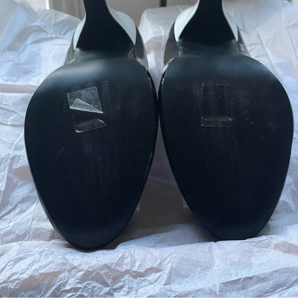 Pin Up Couture Black and White pumps - Picture 9 of 11